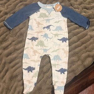 NWT baby boy Mudpie Dino Sleeper 6-9 mths